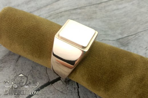 Men's signet of silver with gilding. Buy a silver ring
